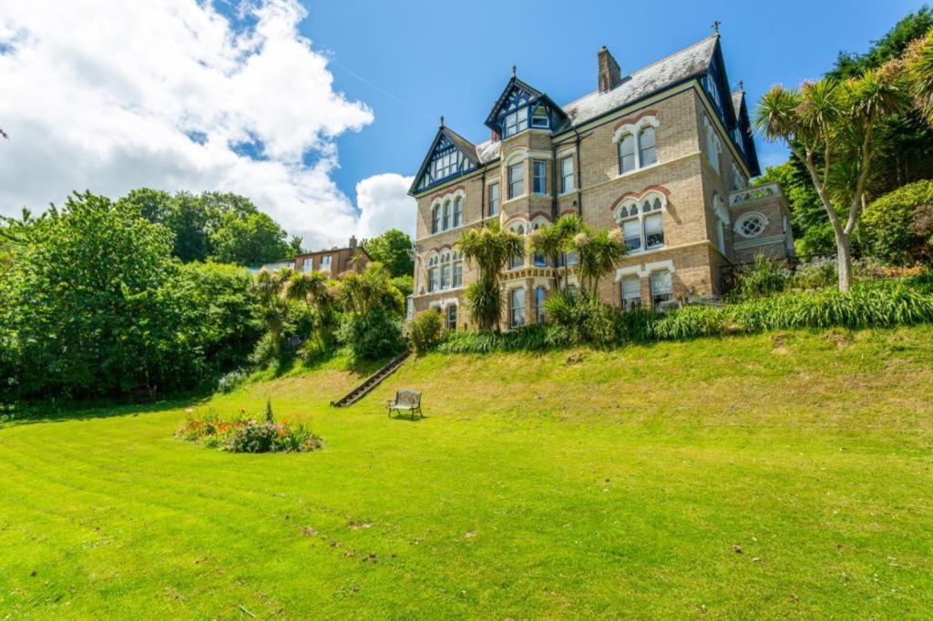 Westwell Hall Guest Accommodation, Bed & Breakfast, Luxury Rooms Ilfracombe Exterior foto